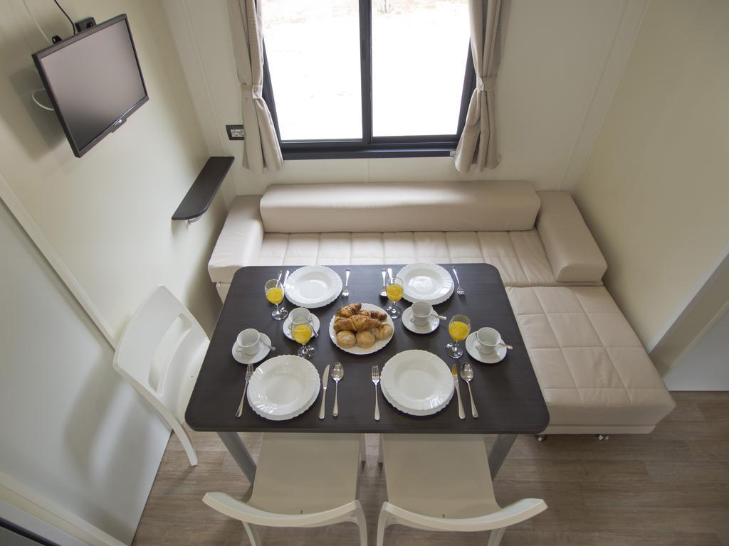 Mobile Homes Solaris Vacanceselect 시베니크 객실 사진